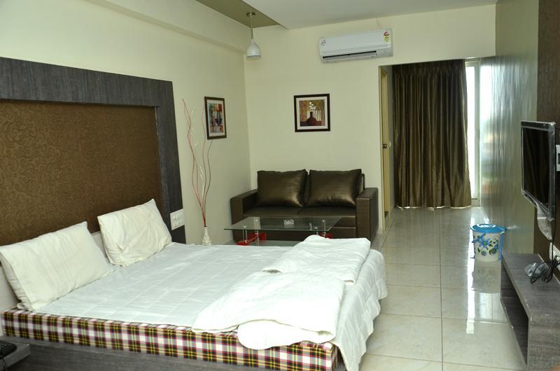 Hotel The Grand Parshwanath Sankeshvar Exterior photo